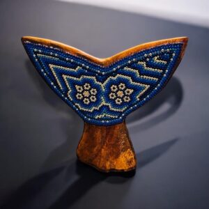COLAS DE BALLENA T.LOPEZ MADERA BASE ARTE WIXARICA FIGURAS DECORATIVA